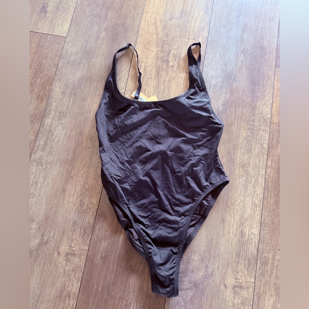 SKIMS Signature Swim Scoop Neck One Piece Color Onyx/Black Large NWT